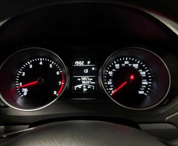 Білий Фольксваген Джетта, об'ємом двигуна 1.8 л та пробігом 128 тис. км за 8000 $, фото 6 на Automoto.ua