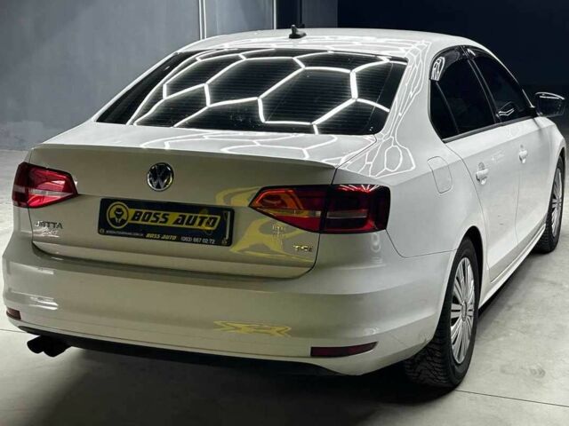 Белый Фольксваген Джетта, объемом двигателя 1.8 л и пробегом 177 тыс. км за 9750 $, фото 5 на Automoto.ua