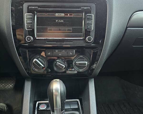 Белый Фольксваген Джетта, объемом двигателя 1.97 л и пробегом 247 тыс. км за 8500 $, фото 13 на Automoto.ua