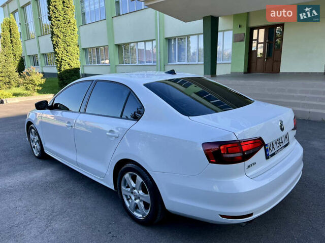 Белый Фольксваген Джетта, объемом двигателя 1.4 л и пробегом 195 тыс. км за 9000 $, фото 16 на Automoto.ua