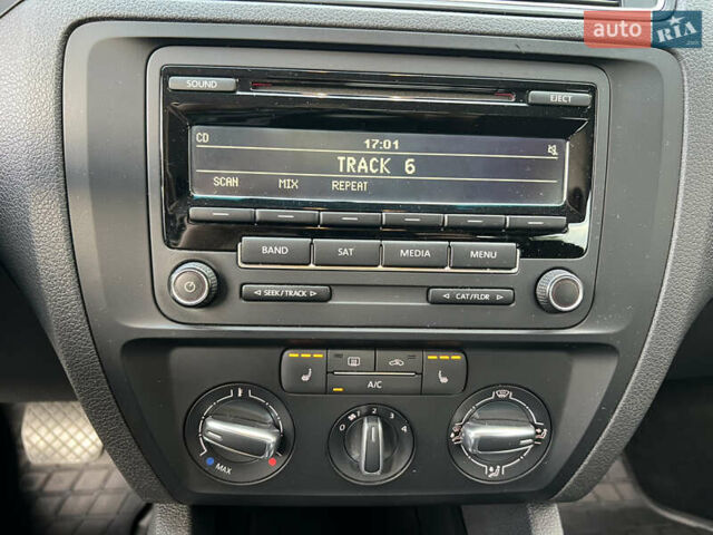 Белый Фольксваген Джетта, объемом двигателя 1.8 л и пробегом 190 тыс. км за 8500 $, фото 19 на Automoto.ua
