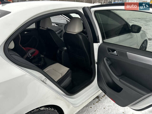 Белый Фольксваген Джетта, объемом двигателя 1.8 л и пробегом 180 тыс. км за 10999 $, фото 23 на Automoto.ua