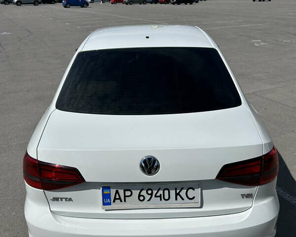 Белый Фольксваген Джетта, объемом двигателя 1.4 л и пробегом 255 тыс. км за 8000 $, фото 5 на Automoto.ua