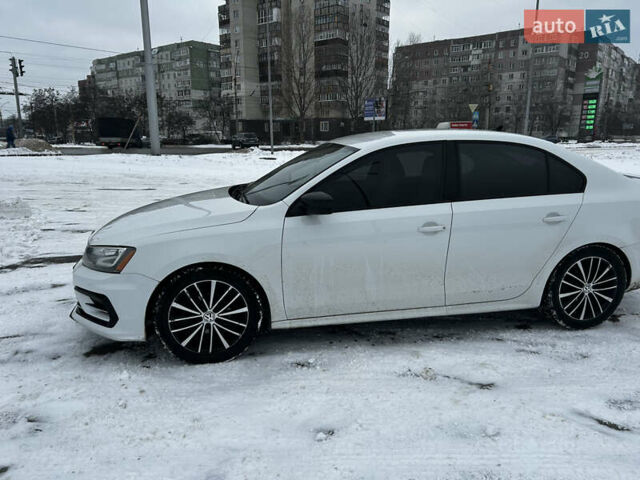 Белый Фольксваген Джетта, объемом двигателя 1.8 л и пробегом 180 тыс. км за 10999 $, фото 5 на Automoto.ua