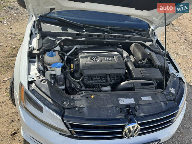 Белый Фольксваген Джетта, объемом двигателя 1.8 л и пробегом 260 тыс. км за 9999 $, фото 9 на Automoto.ua