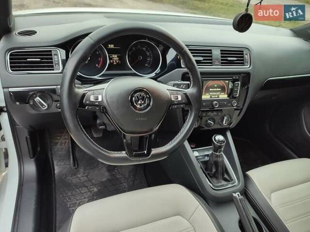 Белый Фольксваген Джетта, объемом двигателя 1.8 л и пробегом 115 тыс. км за 11500 $, фото 13 на Automoto.ua