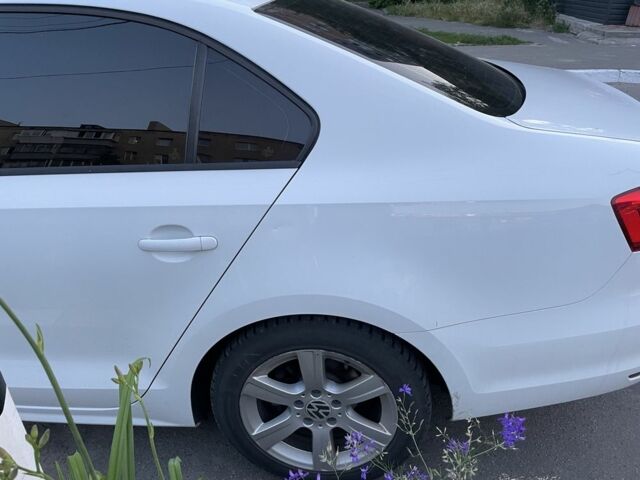 Фольксваген Джетта 2015 у Василькове на Automoto.ua Білий Фольксваген Джетта, об'ємом двигуна 2 л та пробігом 220 тис. км за 7800 $, фото 1 на Automoto.ua