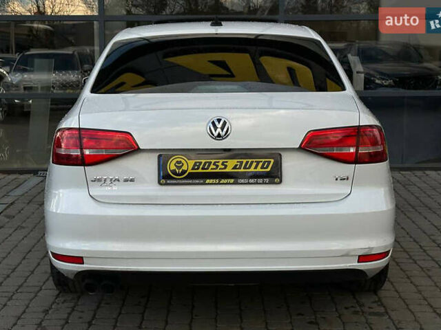 Фольксваген Джетта 2015 в Ивано-Франковске на Automoto.ua Белый Фольксваген Джетта, объемом двигателя 1.78 л и пробегом 201 тыс. км за 10700 $, фото 4 на Automoto.ua