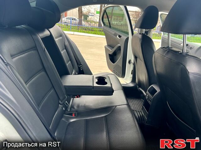 Білий Фольксваген Джетта, об'ємом двигуна 2 л та пробігом 145 тис. км за 8888 $, фото 10 на Automoto.ua