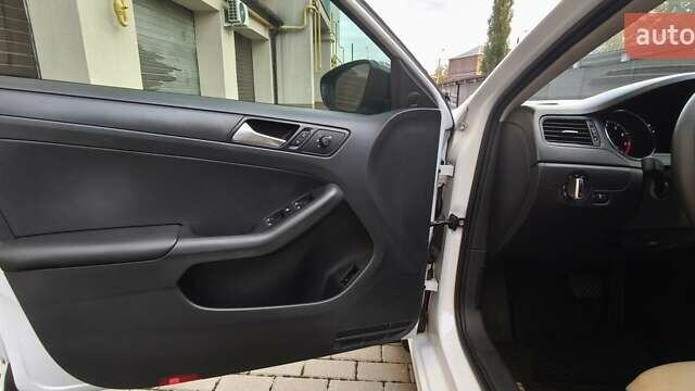 Белый Фольксваген Джетта, объемом двигателя 1.98 л и пробегом 143 тыс. км за 8999 $, фото 9 на Automoto.ua