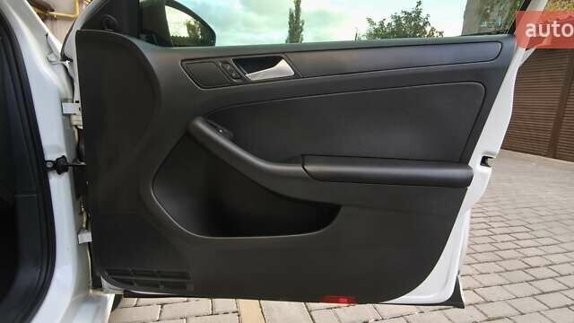 Белый Фольксваген Джетта, объемом двигателя 1.98 л и пробегом 143 тыс. км за 8999 $, фото 17 на Automoto.ua