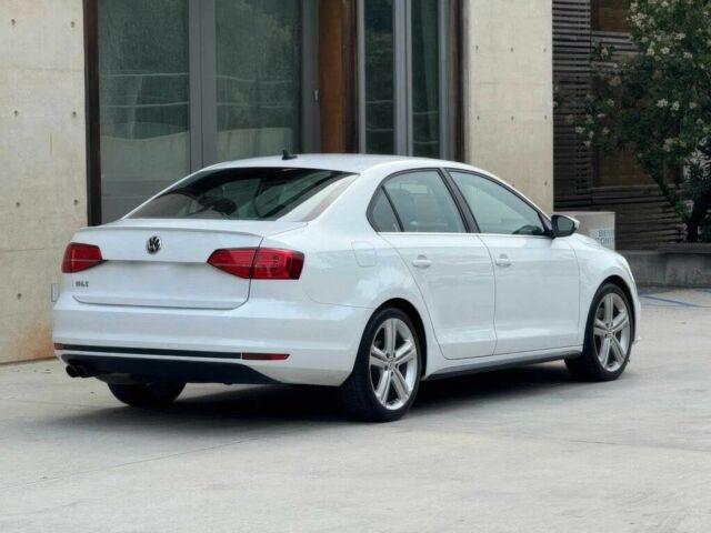 Белый Фольксваген Джетта, объемом двигателя 2 л и пробегом 73 тыс. км за 9000 $, фото 4 на Automoto.ua