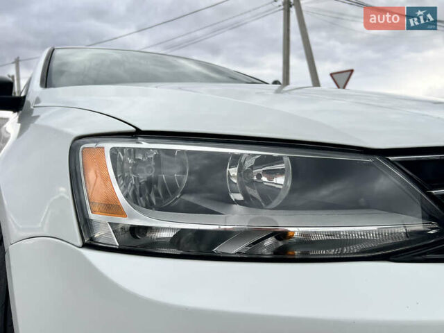 Фольксваген Джетта 2015 у Львові на Automoto.ua Білий Фольксваген Джетта, об'ємом двигуна 1.8 л та пробігом 98 тис. км за 11200 $, фото 6 на Automoto.ua