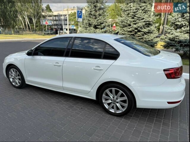 Белый Фольксваген Джетта, объемом двигателя 2 л и пробегом 159 тыс. км за 13500 $, фото 5 на Automoto.ua