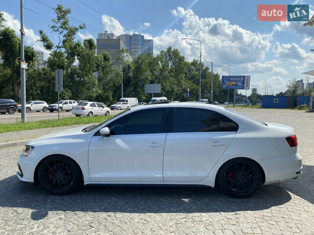 Фольксваген Джетта 2015 в Киеве на Automoto.ua Белый Фольксваген Джетта, объемом двигателя 2 л и пробегом 88 тыс. км за 9900 $, фото 10 на Automoto.ua