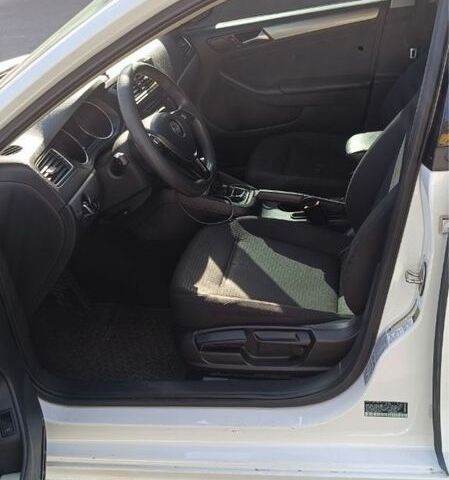 Белый Фольксваген Джетта, объемом двигателя 1.8 л и пробегом 200 тыс. км за 9500 $, фото 5 на Automoto.ua