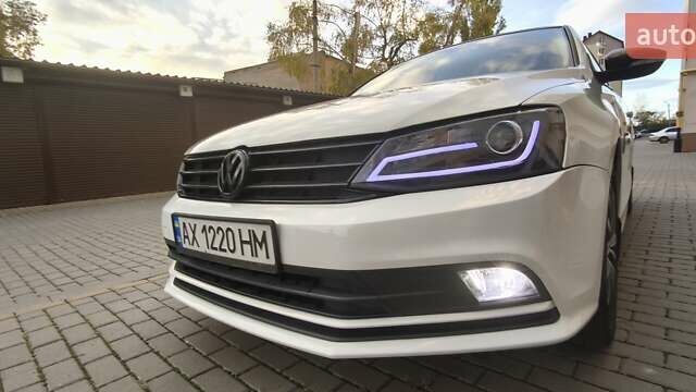 Белый Фольксваген Джетта, объемом двигателя 1.98 л и пробегом 143 тыс. км за 8999 $, фото 7 на Automoto.ua