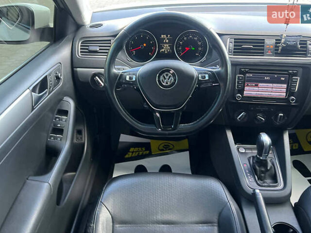 Фольксваген Джетта 2015 в Ивано-Франковске на Automoto.ua Белый Фольксваген Джетта, объемом двигателя 1.78 л и пробегом 201 тыс. км за 10700 $, фото 20 на Automoto.ua