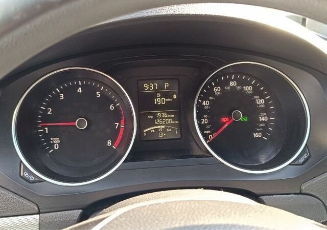 Белый Фольксваген Джетта, объемом двигателя 1.8 л и пробегом 200 тыс. км за 9500 $, фото 6 на Automoto.ua