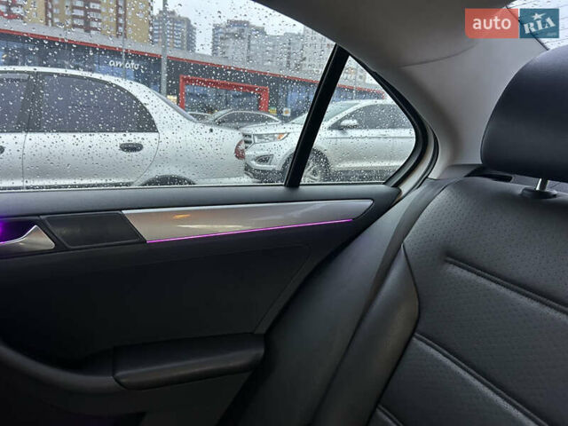 Белый Фольксваген Джетта, объемом двигателя 1.8 л и пробегом 120 тыс. км за 11500 $, фото 13 на Automoto.ua