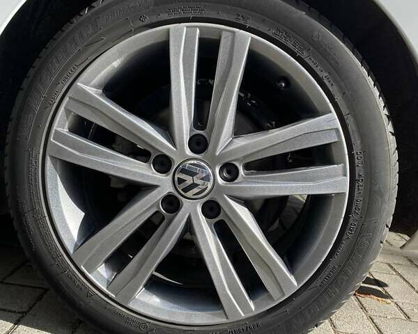 Белый Фольксваген Джетта, объемом двигателя 2 л и пробегом 177 тыс. км за 12800 $, фото 4 на Automoto.ua