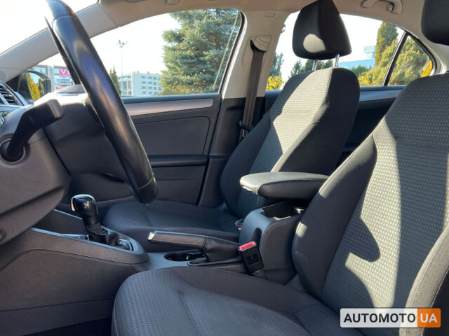 Белый Фольксваген Джетта, объемом двигателя 2 л и пробегом 178 тыс. км за 11100 $, фото 14 на Automoto.ua