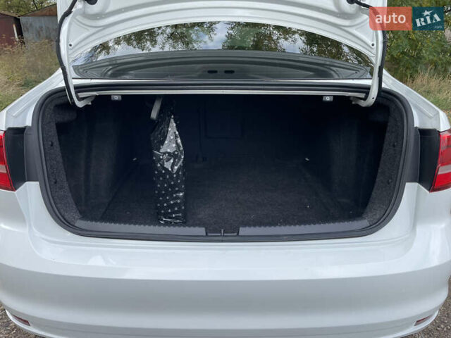 Білий Фольксваген Джетта, об'ємом двигуна 1.8 л та пробігом 151 тис. км за 11800 $, фото 23 на Automoto.ua