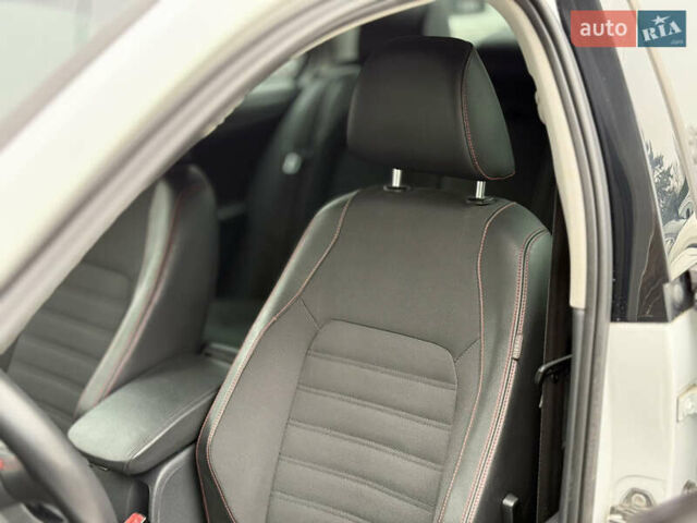 Белый Фольксваген Джетта, объемом двигателя 1.39 л и пробегом 145 тыс. км за 11000 $, фото 23 на Automoto.ua