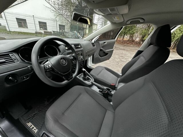 Белый Фольксваген Джетта, объемом двигателя 2 л и пробегом 189 тыс. км за 8850 $, фото 6 на Automoto.ua