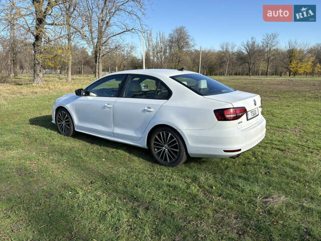 Белый Фольксваген Джетта, объемом двигателя 1.8 л и пробегом 177 тыс. км за 9200 $, фото 4 на Automoto.ua