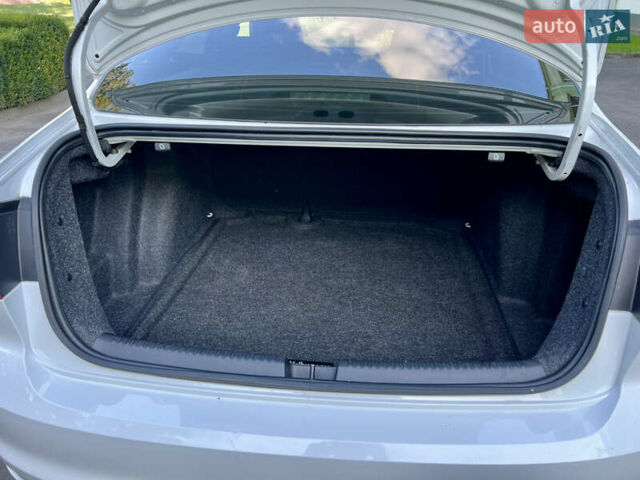 Белый Фольксваген Джетта, объемом двигателя 1.4 л и пробегом 195 тыс. км за 9000 $, фото 40 на Automoto.ua