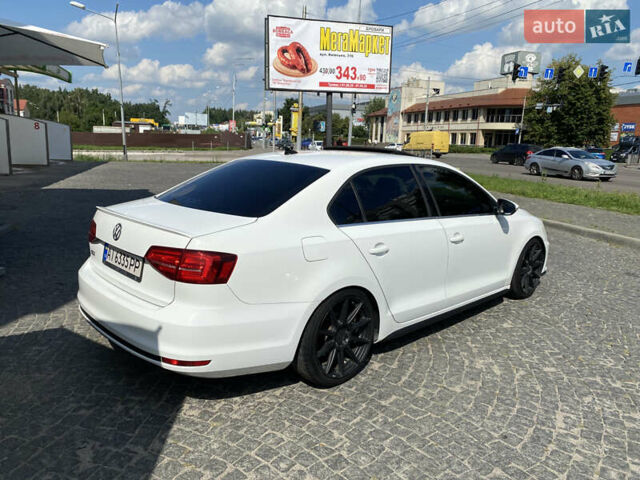 Фольксваген Джетта 2015 в Киеве на Automoto.ua Белый Фольксваген Джетта, объемом двигателя 2 л и пробегом 88 тыс. км за 9900 $, фото 6 на Automoto.ua