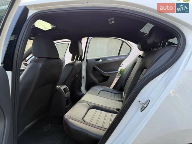 Белый Фольксваген Джетта, объемом двигателя 2 л и пробегом 163 тыс. км за 13500 $, фото 12 на Automoto.ua