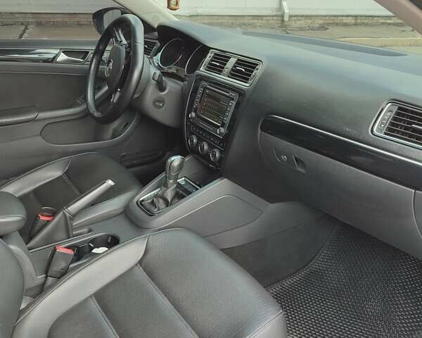 Белый Фольксваген Джетта, объемом двигателя 1.97 л и пробегом 240 тыс. км за 11500 $, фото 2 на Automoto.ua