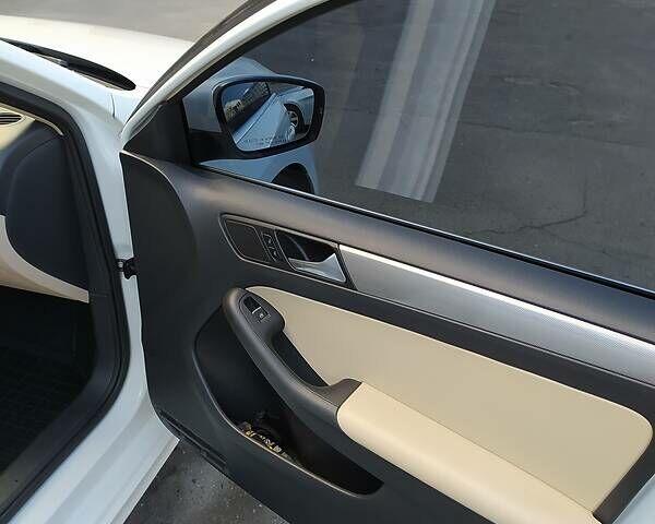 Білий Фольксваген Джетта, об'ємом двигуна 1.8 л та пробігом 177 тис. км за 10500 $, фото 26 на Automoto.ua