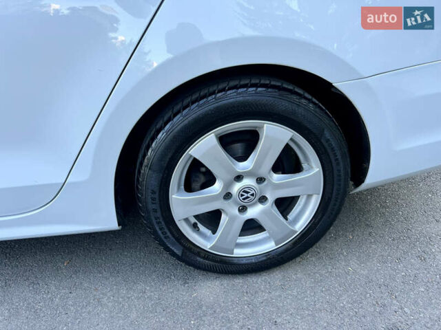 Белый Фольксваген Джетта, объемом двигателя 1.4 л и пробегом 195 тыс. км за 9000 $, фото 56 на Automoto.ua