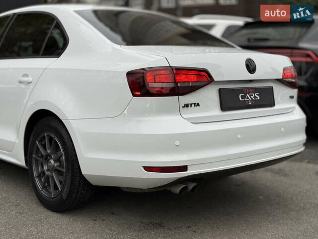 Белый Фольксваген Джетта, объемом двигателя 1.39 л и пробегом 145 тыс. км за 11000 $, фото 30 на Automoto.ua