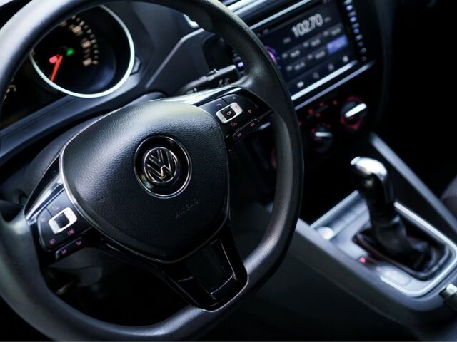 Белый Фольксваген Джетта, объемом двигателя 1.8 л и пробегом 196 тыс. км за 9300 $, фото 11 на Automoto.ua