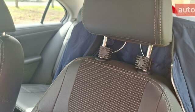 Белый Фольксваген Джетта, объемом двигателя 2 л и пробегом 158 тыс. км за 9300 $, фото 5 на Automoto.ua