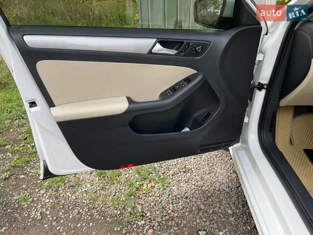 Білий Фольксваген Джетта, об'ємом двигуна 1.8 л та пробігом 151 тис. км за 11800 $, фото 16 на Automoto.ua