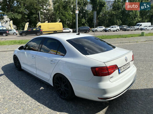 Фольксваген Джетта 2015 в Киеве на Automoto.ua Белый Фольксваген Джетта, объемом двигателя 2 л и пробегом 88 тыс. км за 9900 $, фото 9 на Automoto.ua