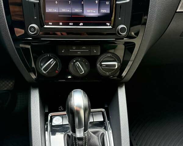 Фольксваген Джетта 2015 в Броварах на Automoto.ua Белый Фольксваген Джетта, объемом двигателя 1.8 л и пробегом 157 тыс. км за 14800 $, фото 5 на Automoto.ua