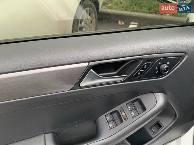 Белый Фольксваген Джетта, объемом двигателя 2 л и пробегом 120 тыс. км за 9900 $, фото 20 на Automoto.ua