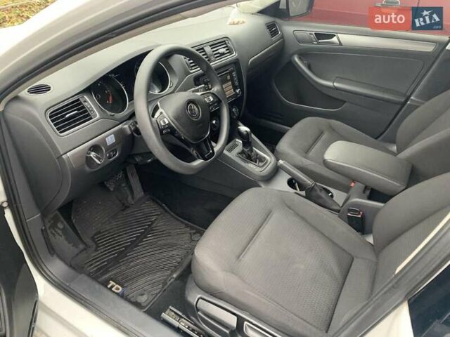 Белый Фольксваген Джетта, объемом двигателя 2 л и пробегом 120 тыс. км за 9900 $, фото 36 на Automoto.ua