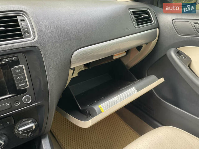 Білий Фольксваген Джетта, об'ємом двигуна 1.8 л та пробігом 151 тис. км за 11800 $, фото 26 на Automoto.ua