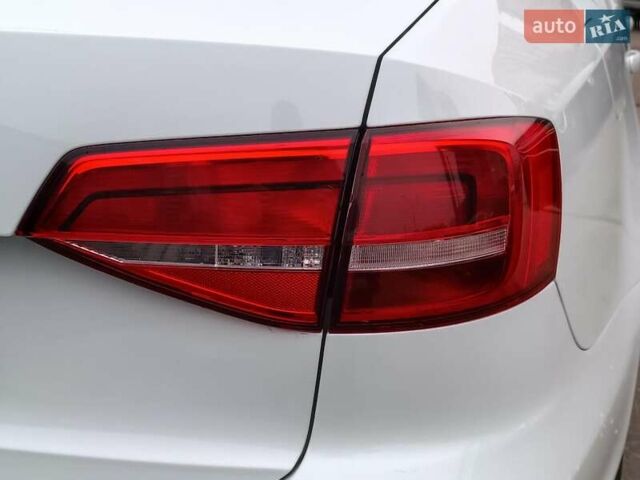 Білий Фольксваген Джетта, об'ємом двигуна 2 л та пробігом 118 тис. км за 10890 $, фото 7 на Automoto.ua