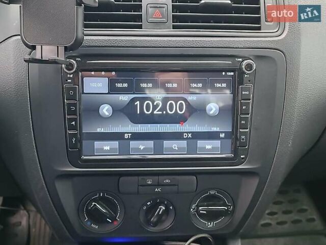 Білий Фольксваген Джетта, об'ємом двигуна 2 л та пробігом 118 тис. км за 10890 $, фото 23 на Automoto.ua