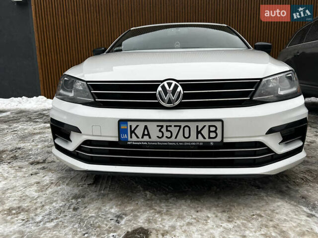 Белый Фольксваген Джетта, объемом двигателя 1.8 л и пробегом 180 тыс. км за 10999 $, фото 2 на Automoto.ua