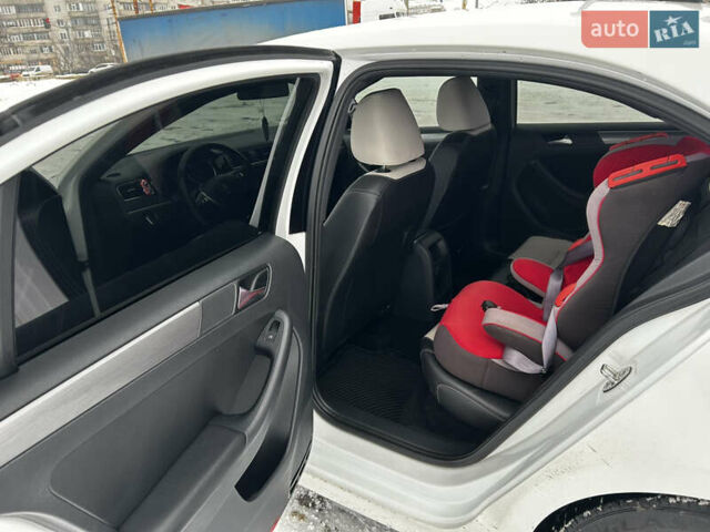 Белый Фольксваген Джетта, объемом двигателя 1.8 л и пробегом 180 тыс. км за 10999 $, фото 20 на Automoto.ua