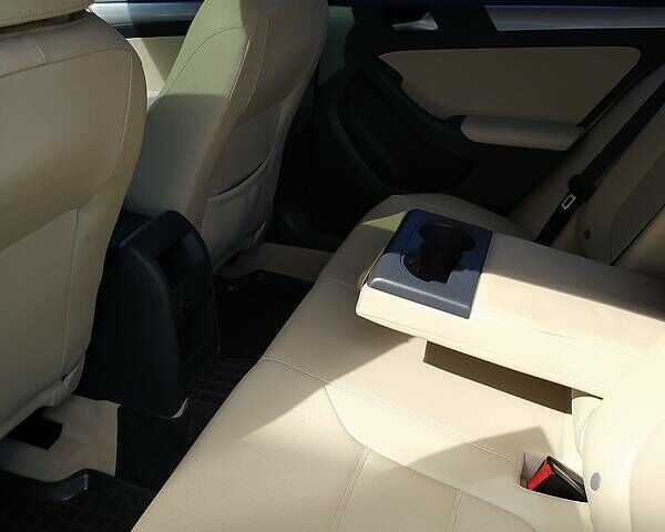 Білий Фольксваген Джетта, об'ємом двигуна 1.8 л та пробігом 177 тис. км за 10500 $, фото 29 на Automoto.ua